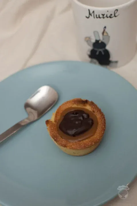 palet breton au caramel au beurre salé et ganache au chocolat